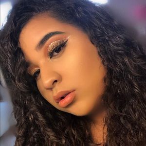 Meet your Posher, Paola